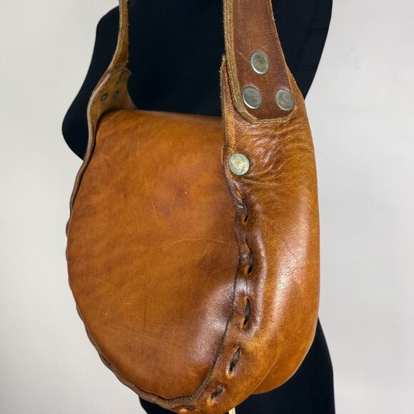 Vintage Boho Tooled Leather Floral Crossbody Purse | Rustic 70s Shoulder Bag - Picture 8 of 12